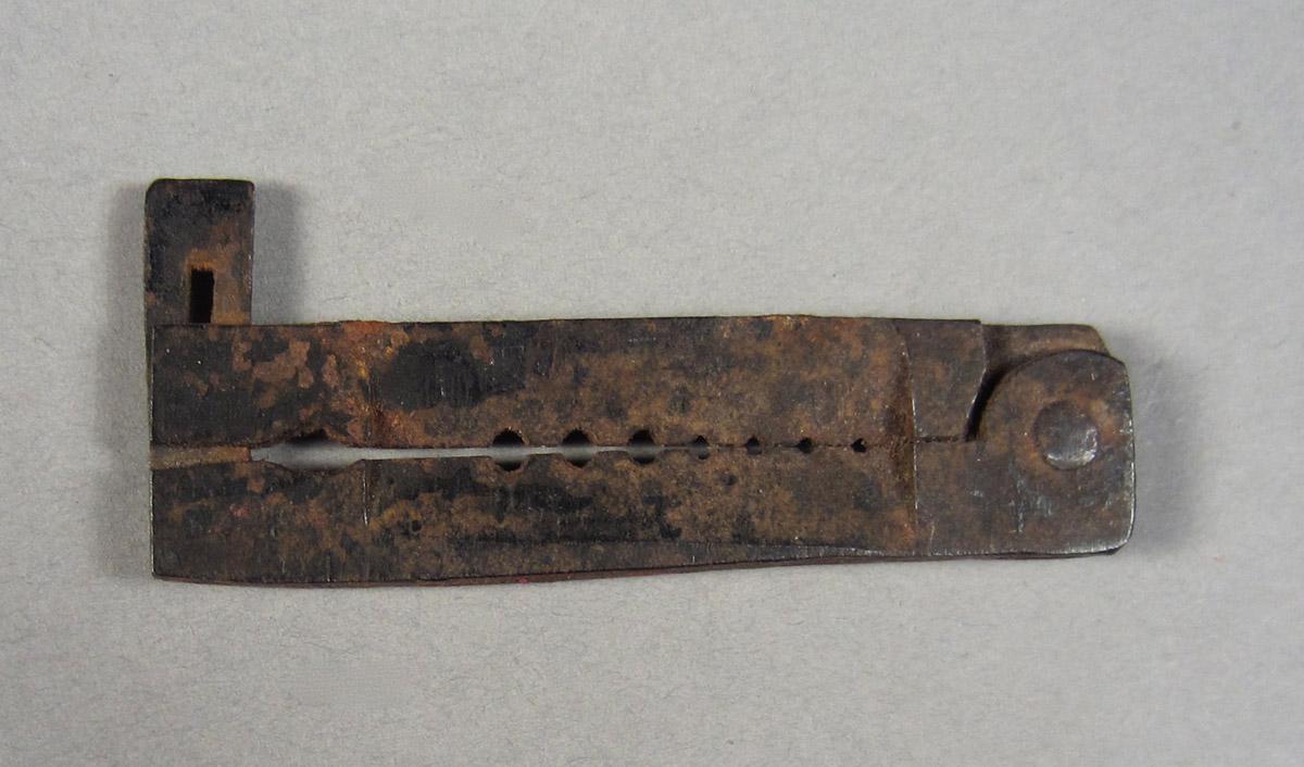 1957.0026.440 Draw plate, View 1