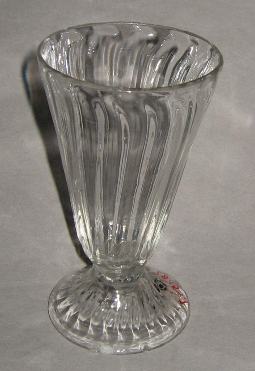 1968.0154.007 Lead glass jelly glass