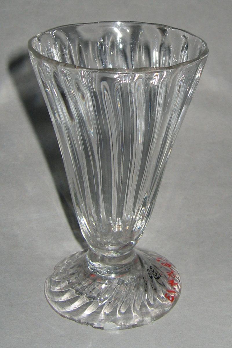 1968.0154.013 Lead glass jelly glass