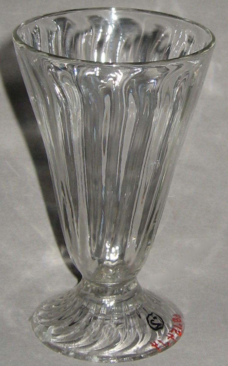 1968.0154.014 Lead glass jelly glass