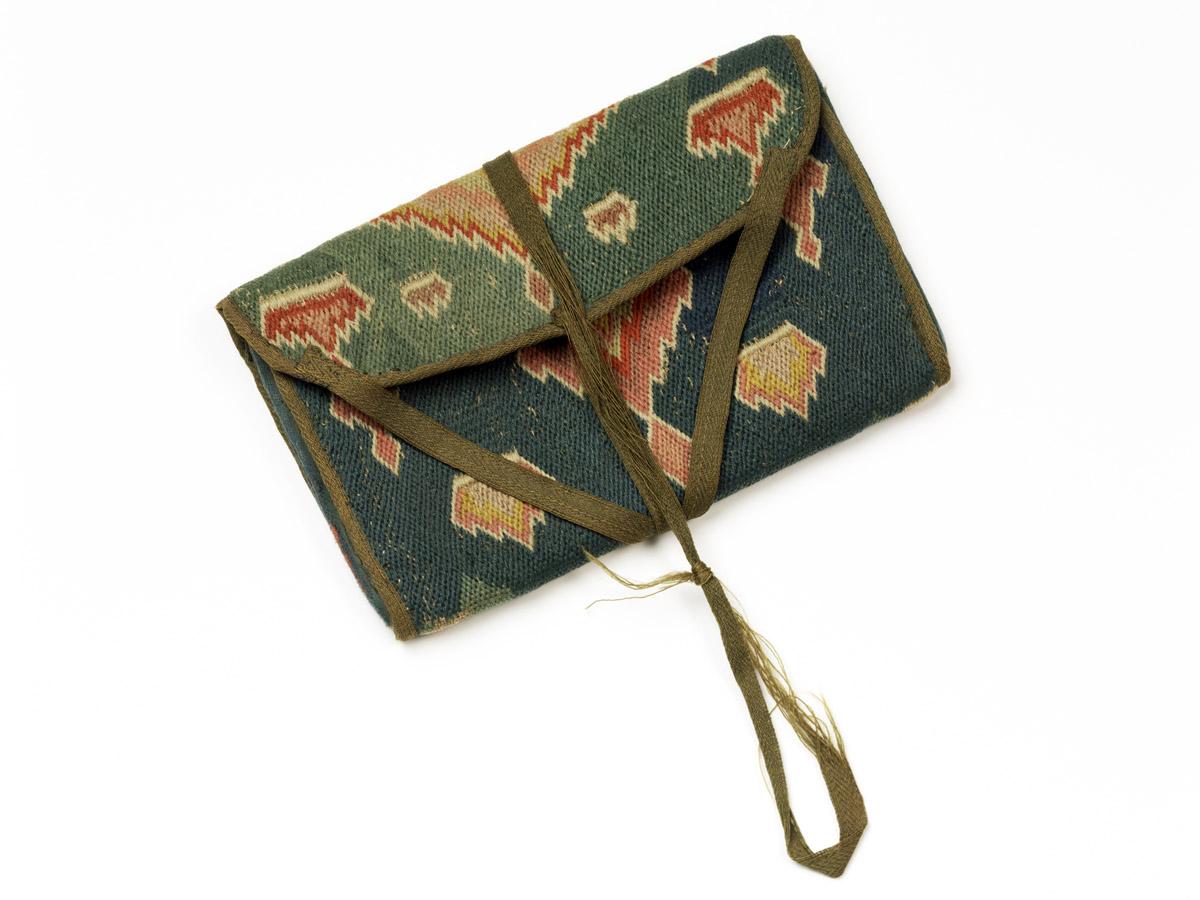 1968.0162 Pocketbook (view 1)