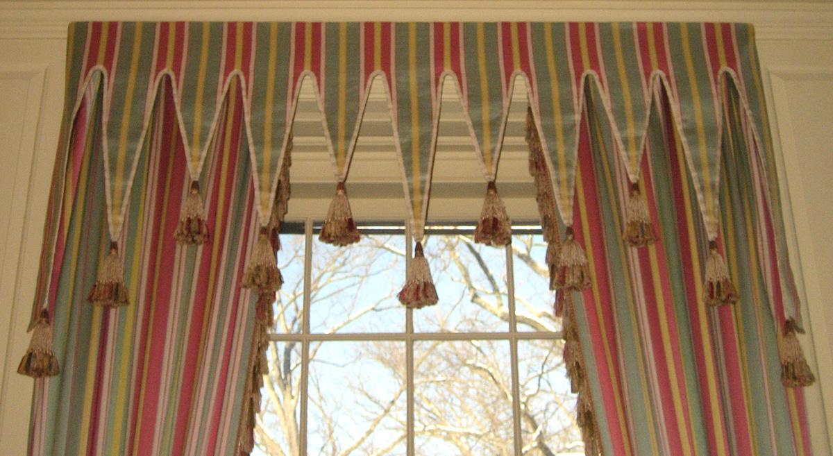 1968.0171.001 C  Valance