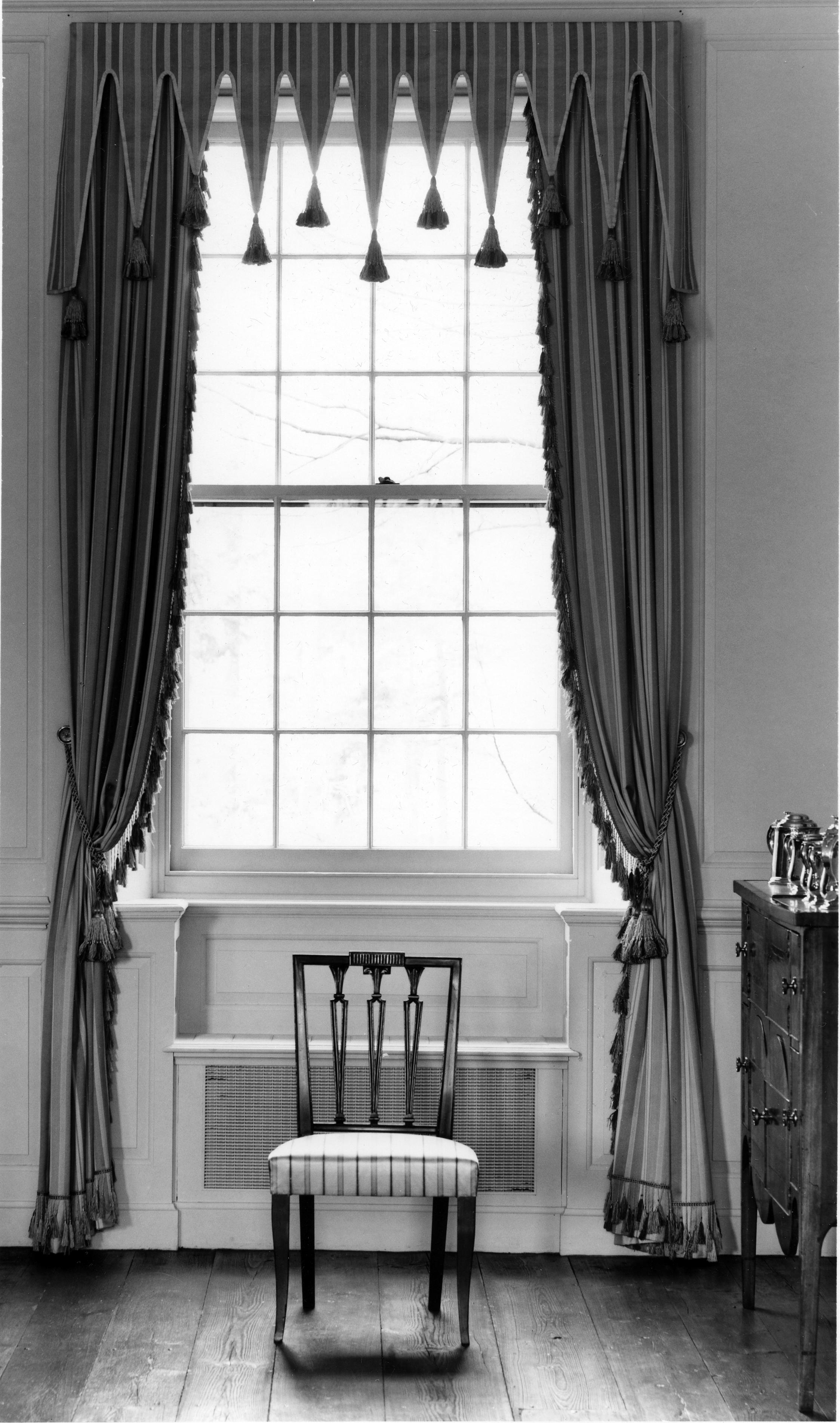 Room-du Pont Dining Room (bw/view 1)