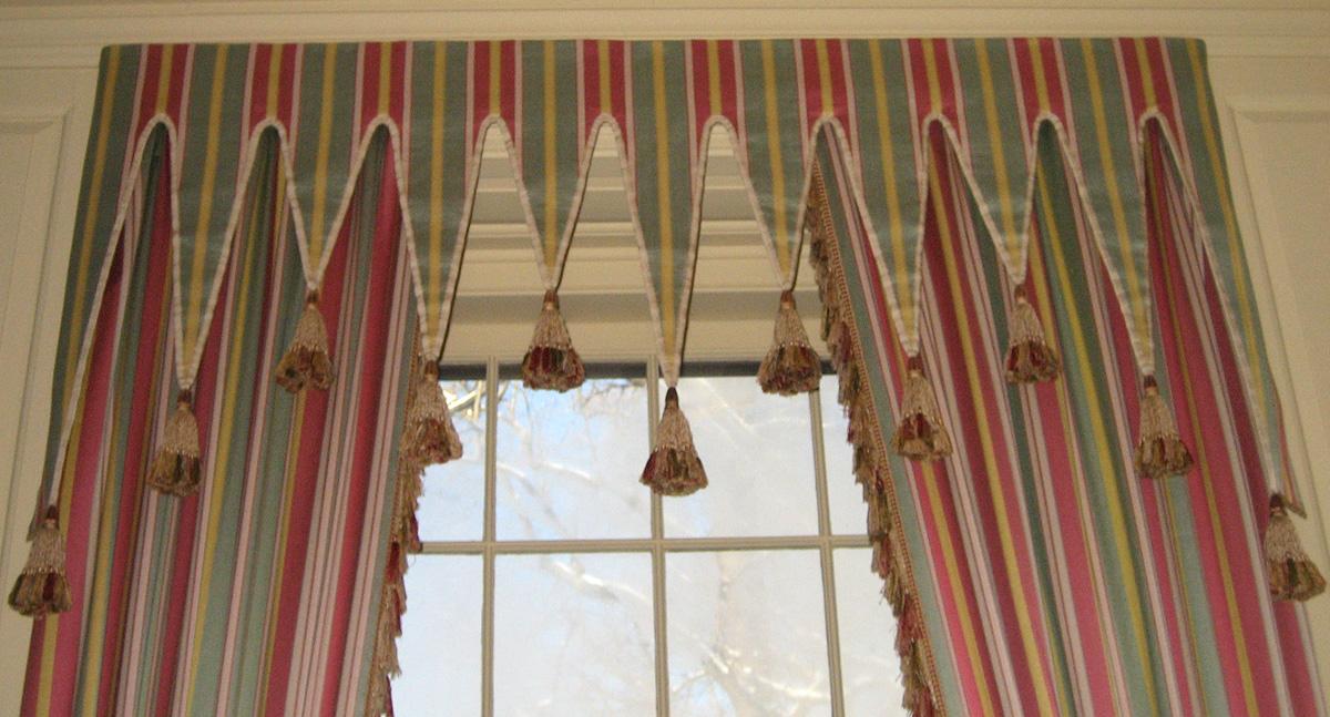1968.0171.002 C  Valance