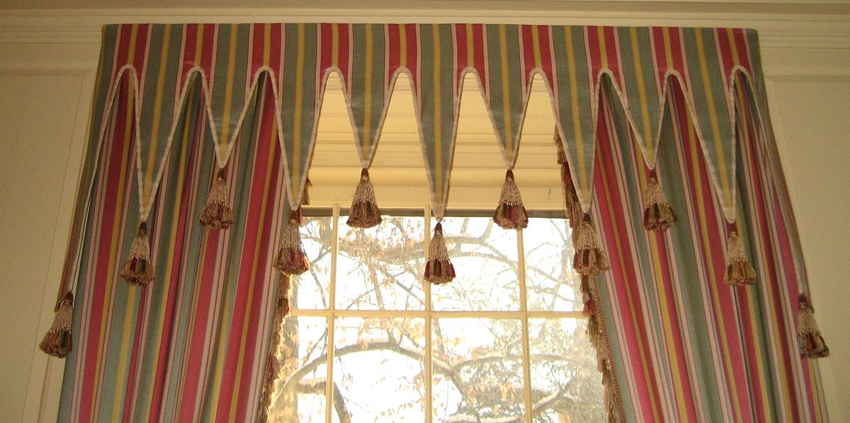 1968.0171.003 C  Valance