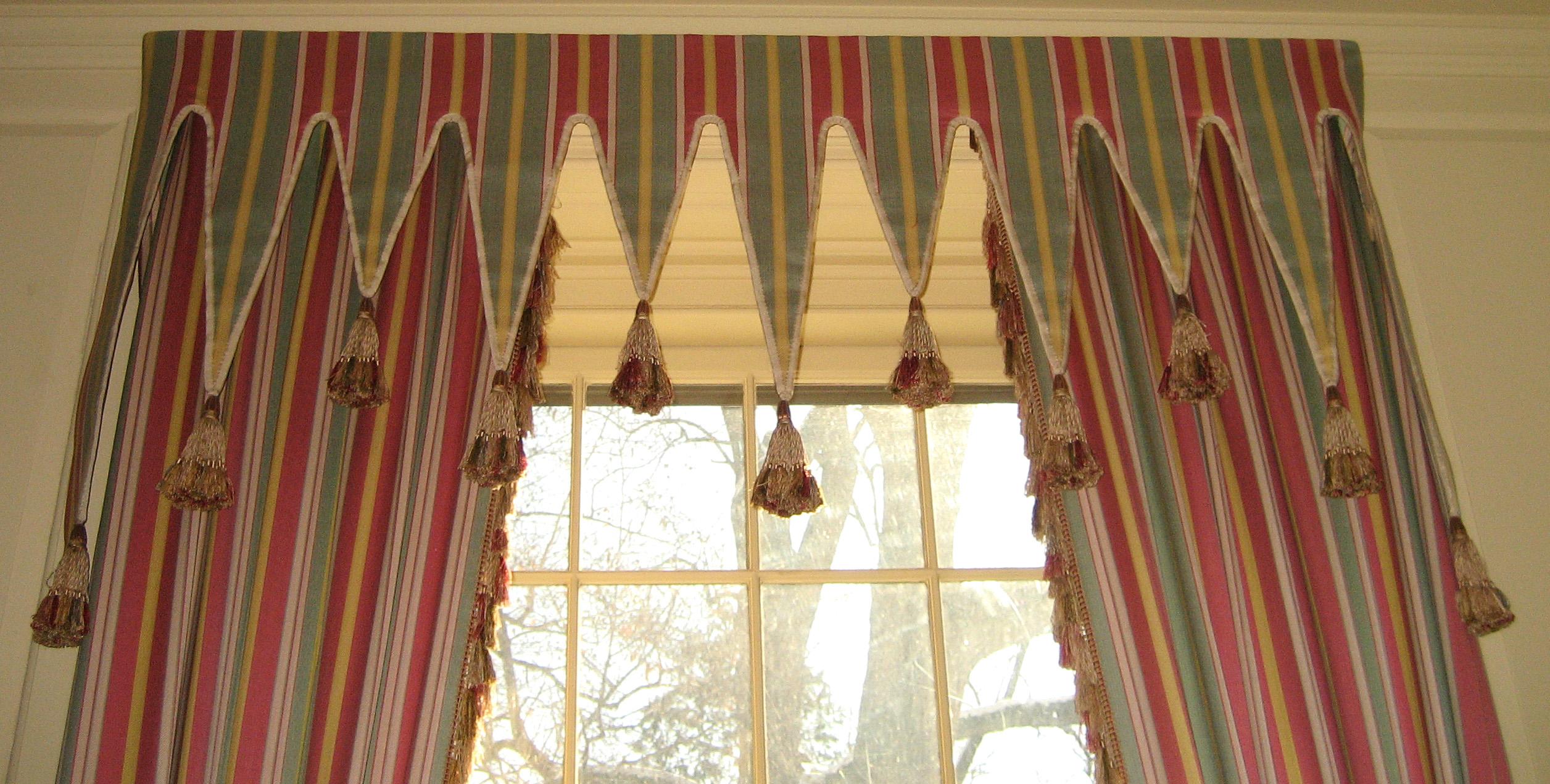 1968.0171.004 C  Valance