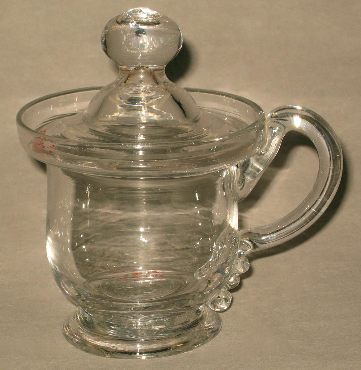 1968.0175.002 A, B Glass cup and cover