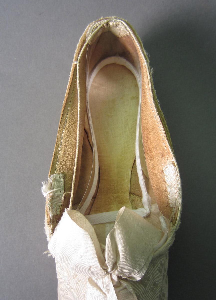 1968.0179.001 Shoe, Interior