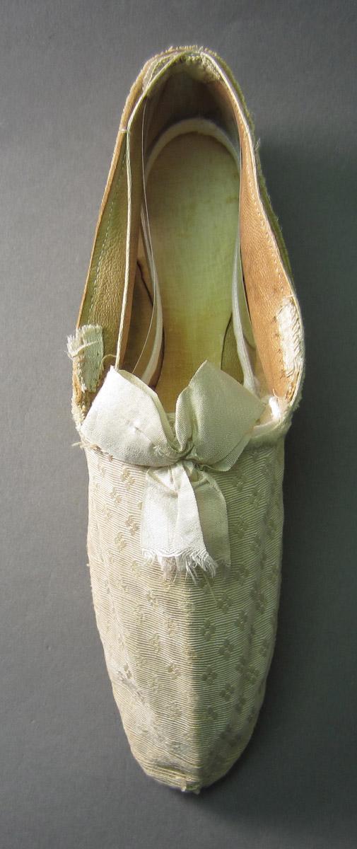 1968.0179.001 Shoe, Top