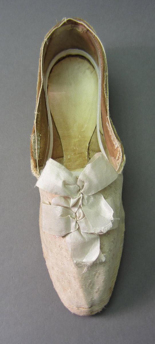 1968.0179.002 Shoe, Top