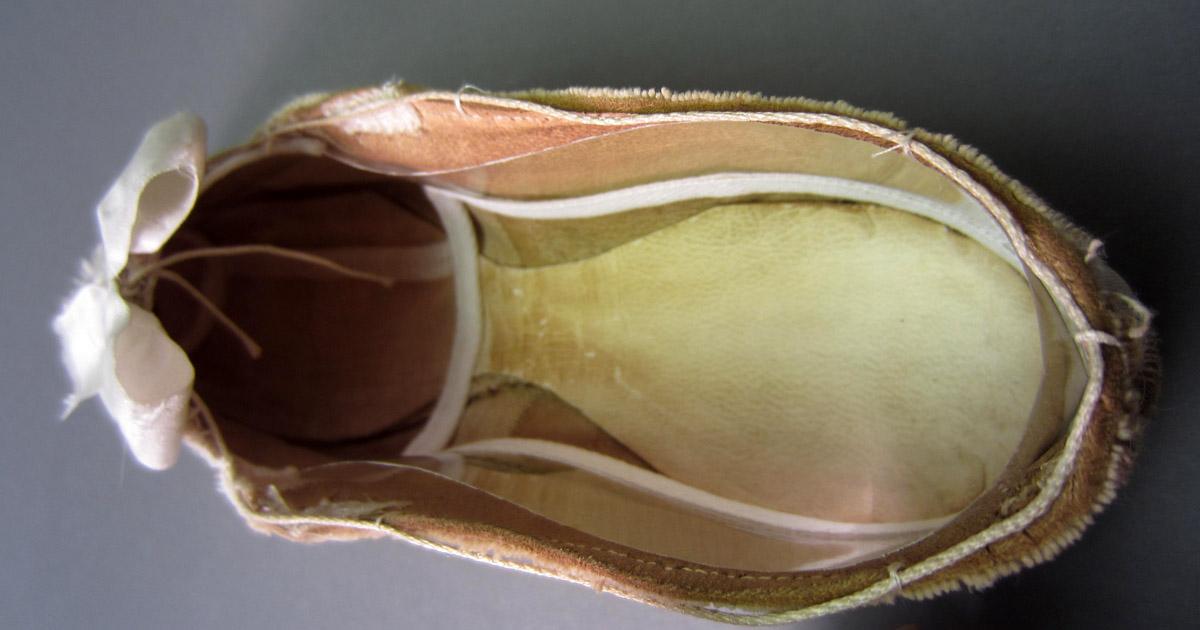 1968.0179.002 Shoe, Interior