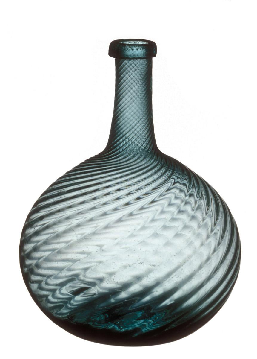 1968.0185 Bottle