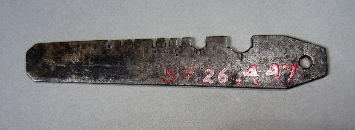 1957.0026.447 Gauge, View 2