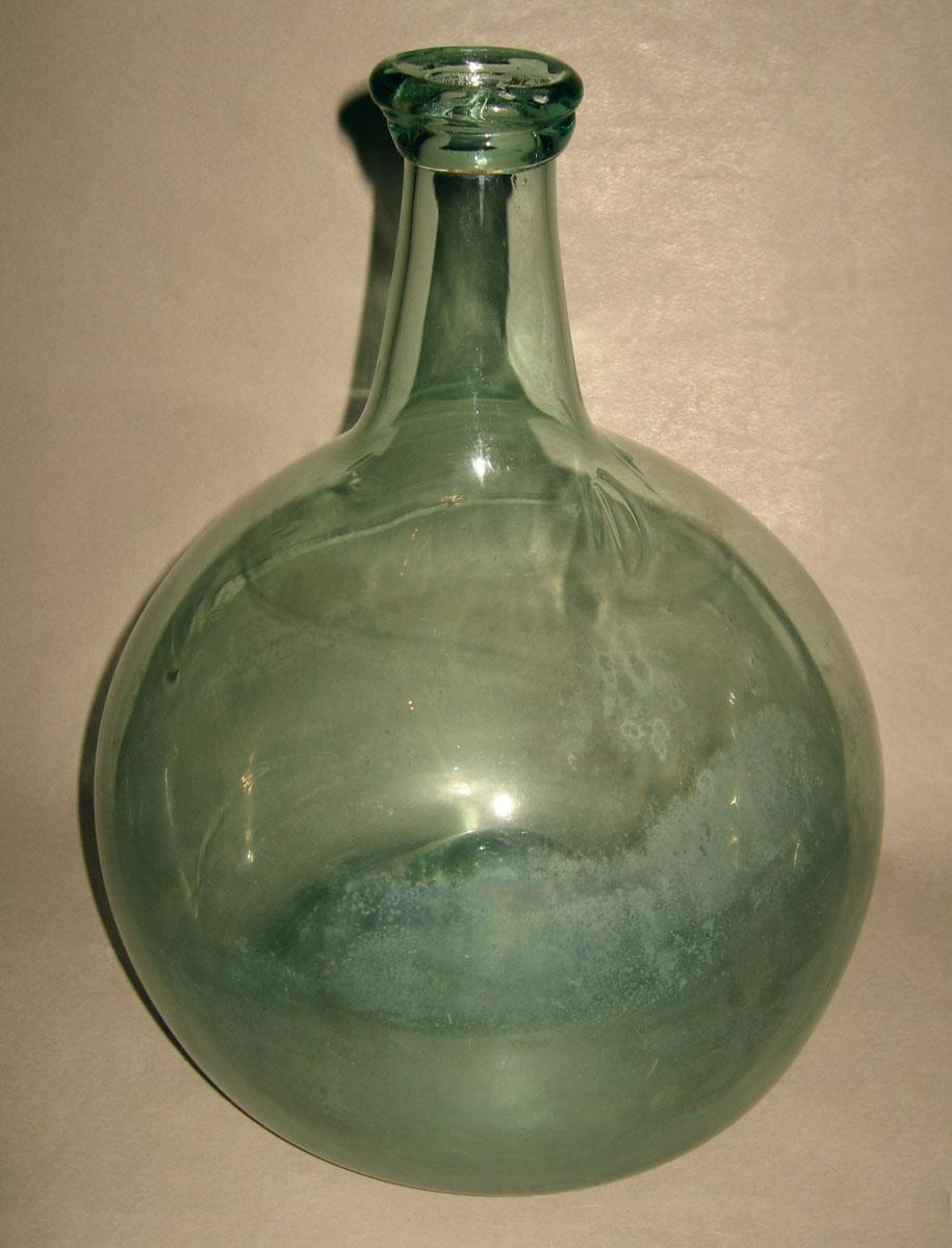 1968.0195 Glass Bottle