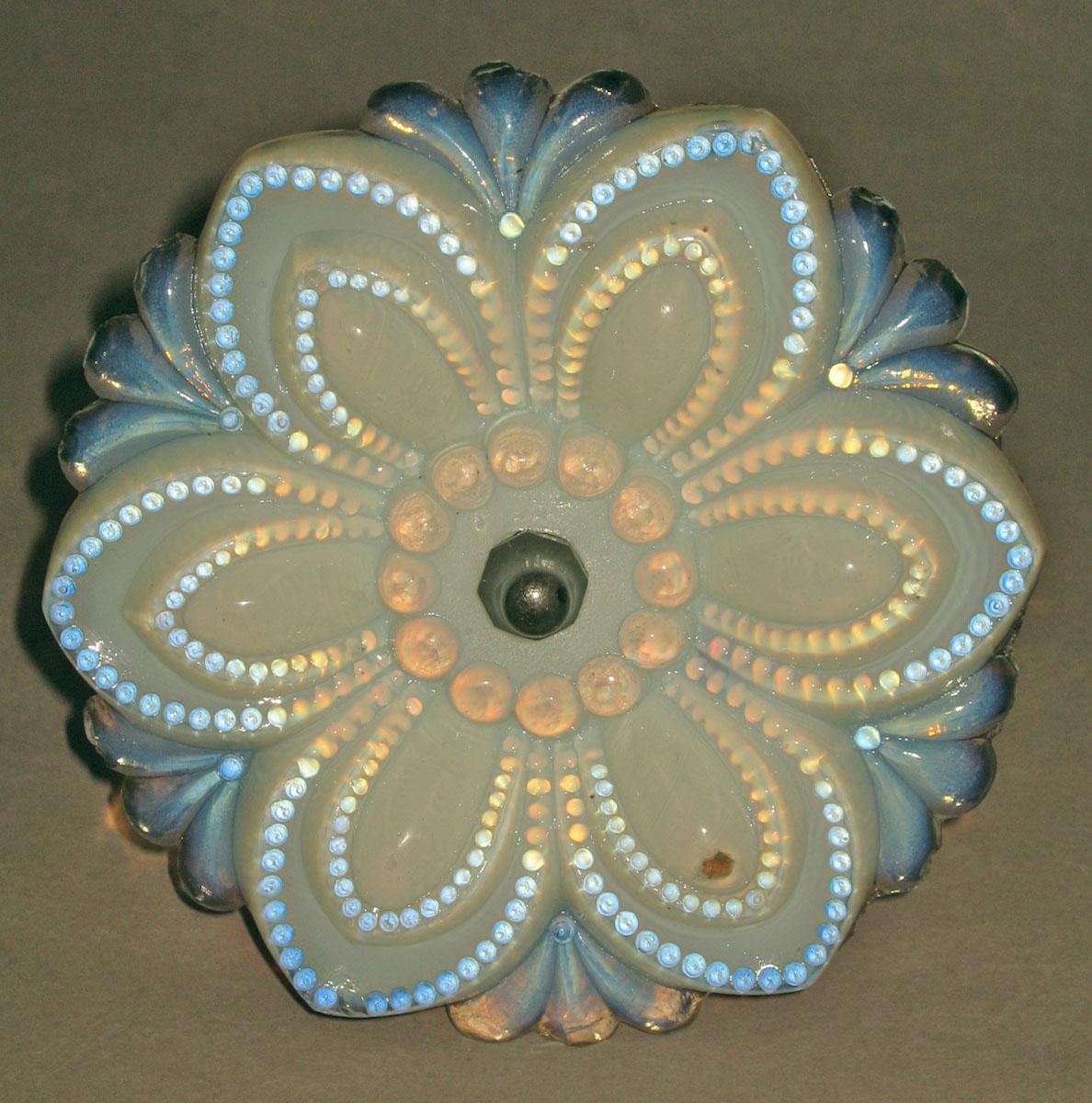 1968.0228.001 Glass curtain tieback