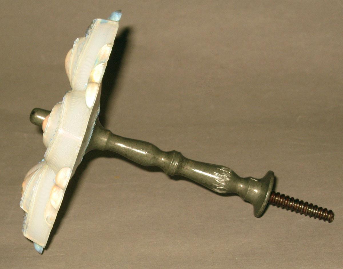 1968.0228.001 Glass curtain tieback (profile)