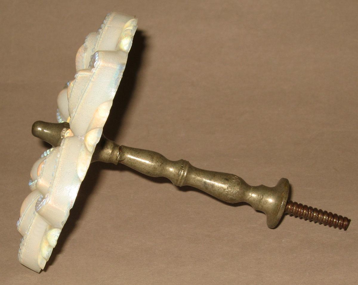 1968.0228.002 Glass curtain tieback (profile)