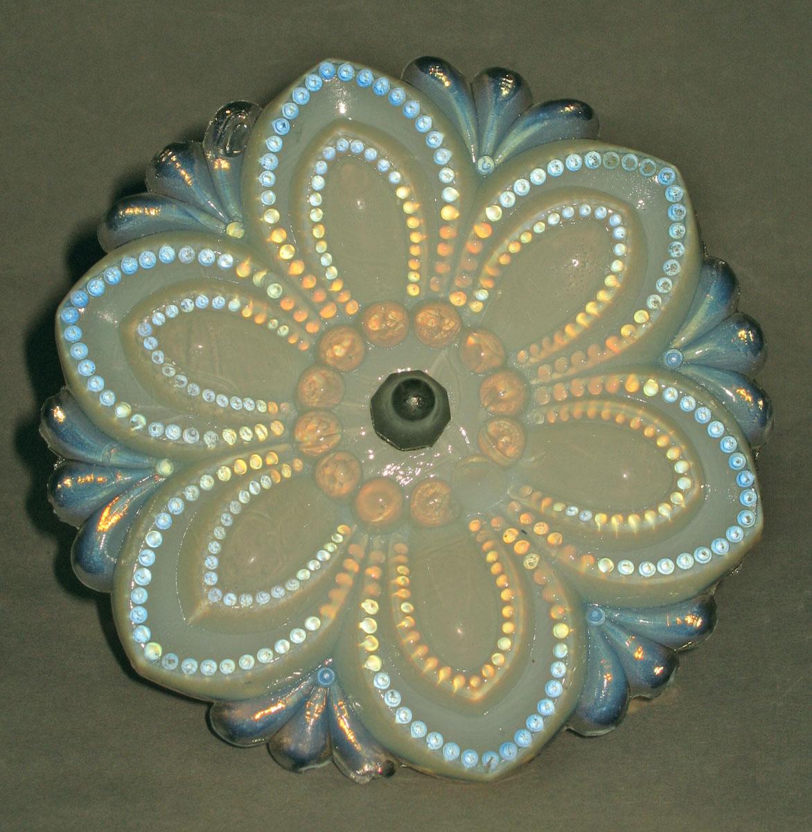 1968.0228.003 Glass curtain tieback