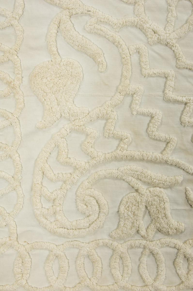 1968.0236 Bedcover (detail 1)