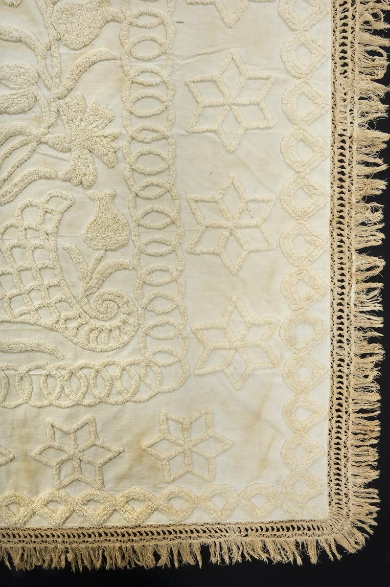1968.0236 Bedcover (detail 3)