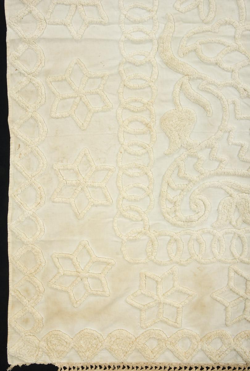1968.0236 Bedcover (detail 4)
