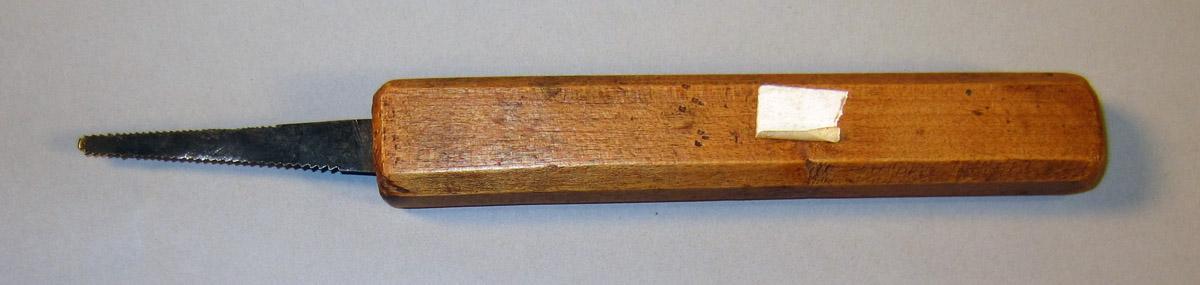 1957.0026.457 Keyhole saw, View 2
