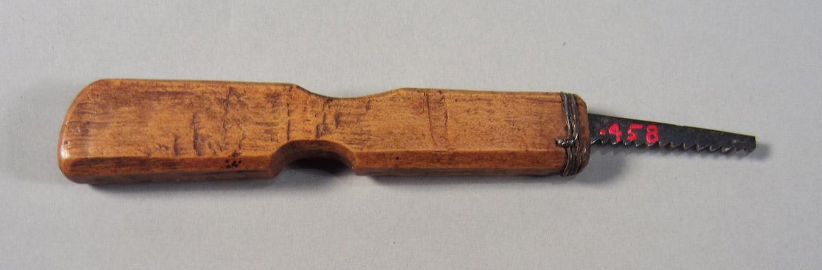 1957.0026.458 Keyhole saw, View 1