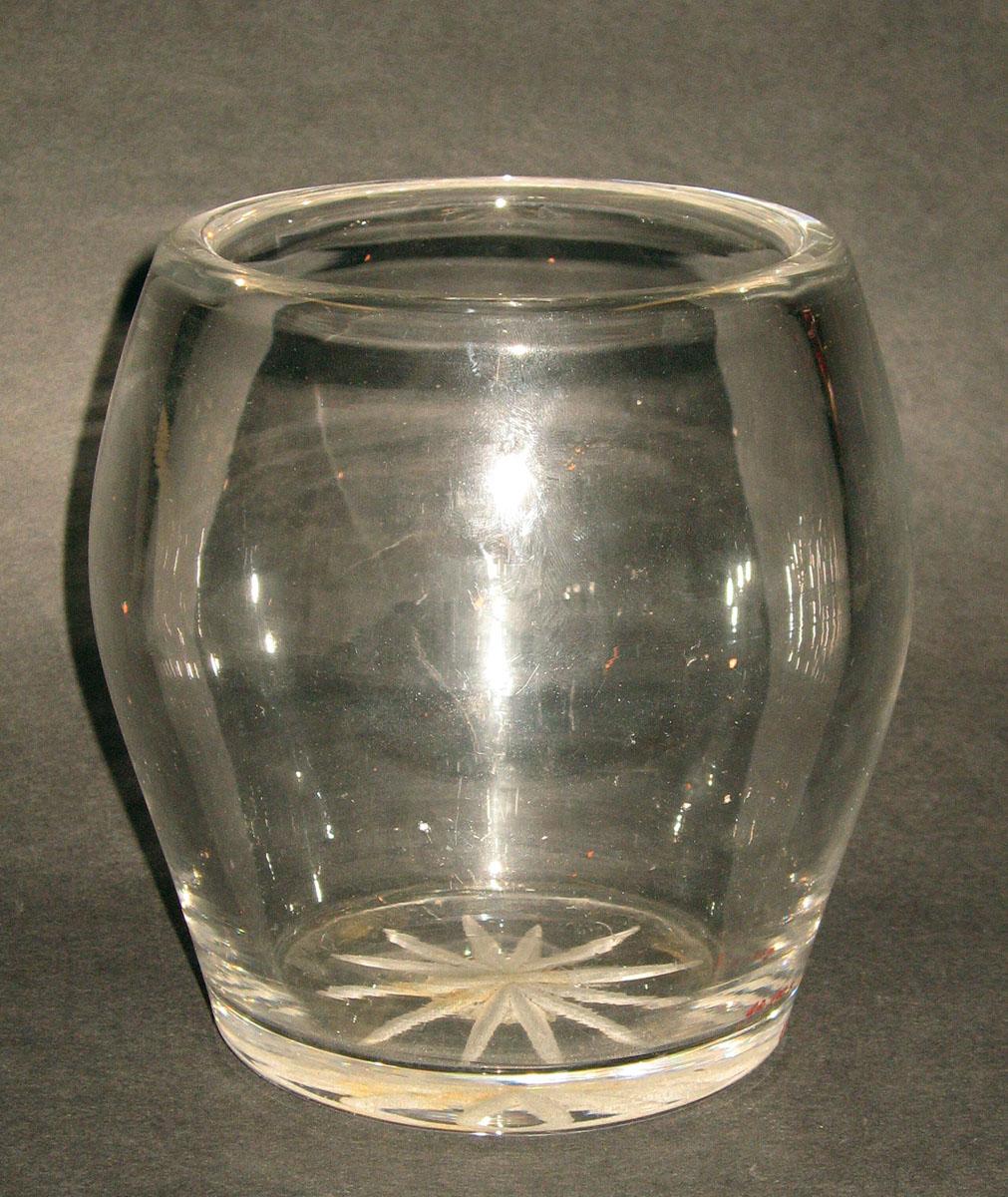 1968.0290.003 Glass vase blank
