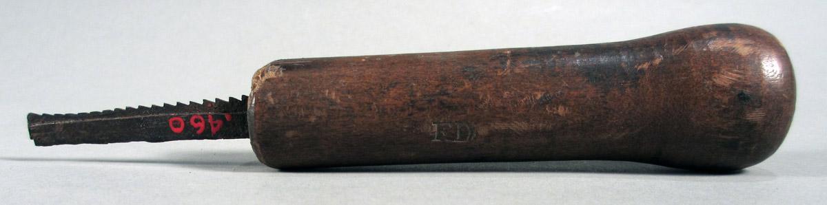 1957.0026.460 Keyhole saw, View 1