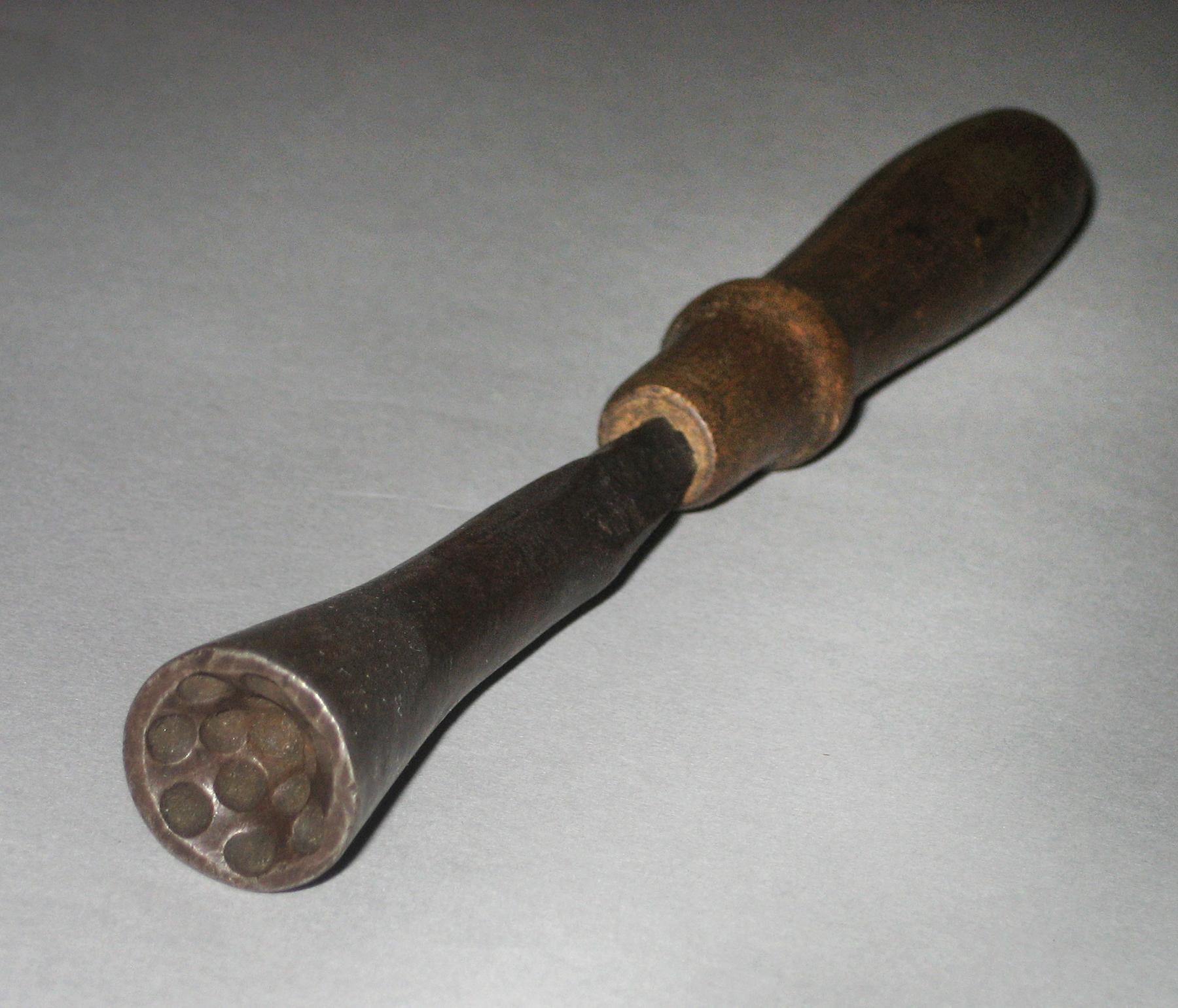1968.0290.122 Tool (for Glass) detail