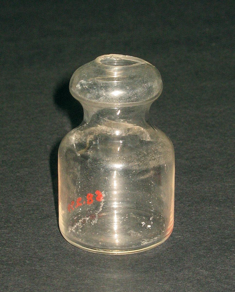 1968.0299 Glass ink bottle