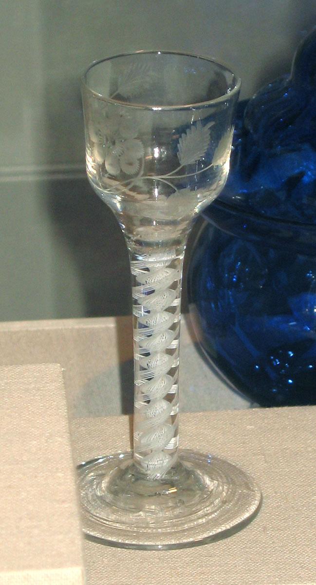 1968.0311.001 Glass wineglass
