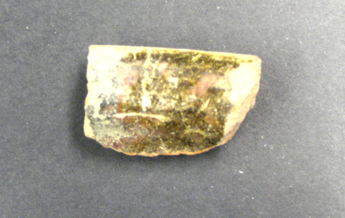 1968.0312.004 Ceramic fragment
