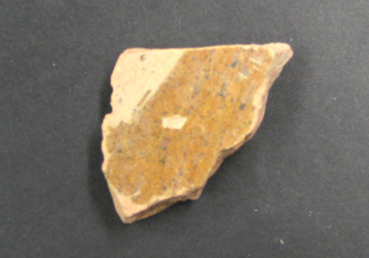 1968.0312.005 Ceramic fragment