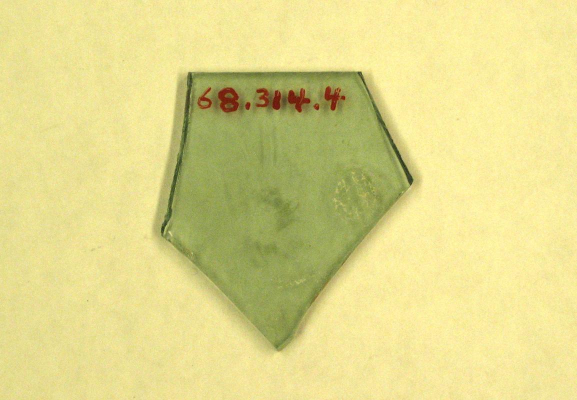 1968.0314.004 Glass fragment
