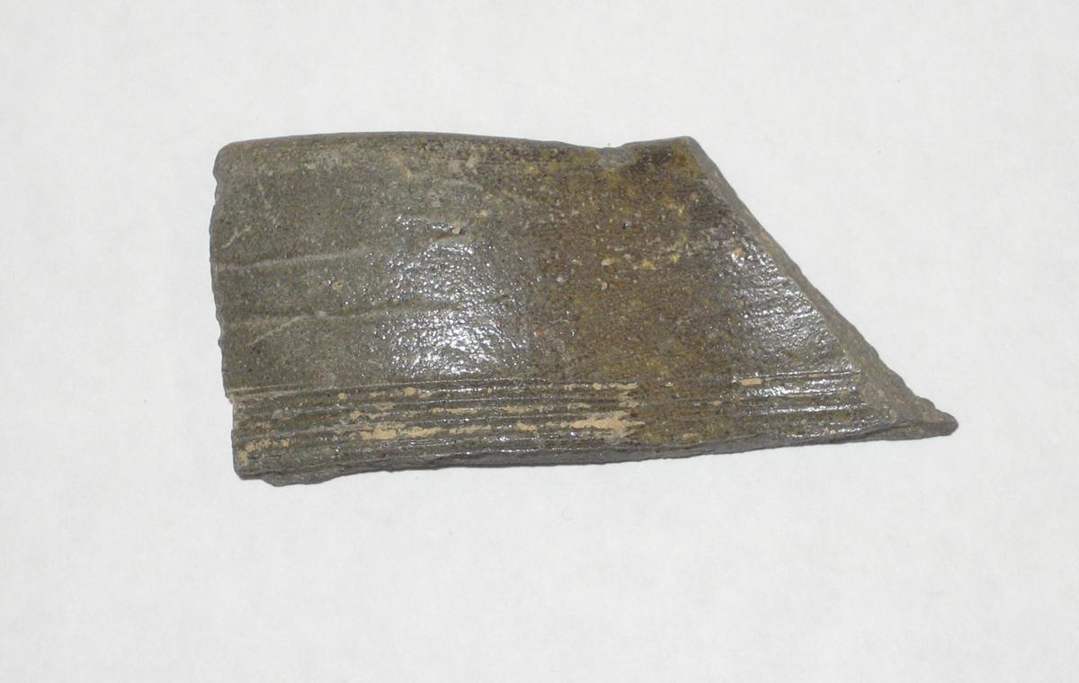 1968.0314.011 Stoneware fragment