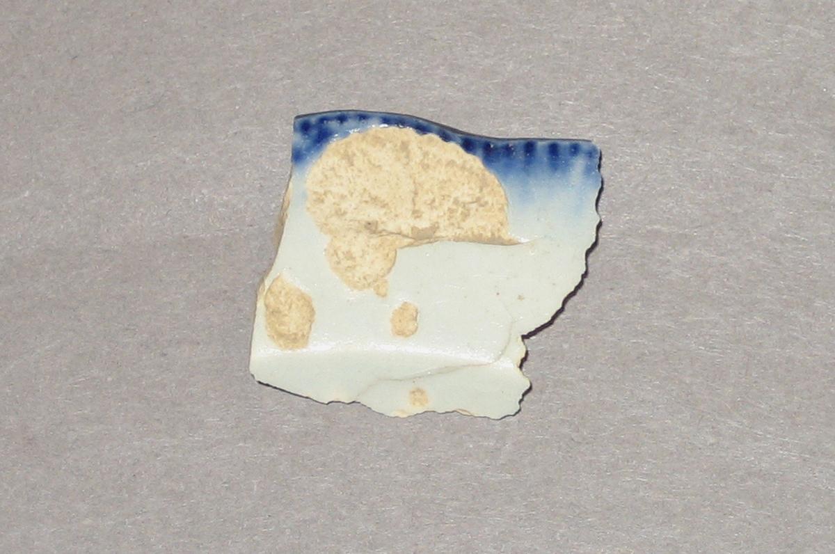 1968.0314.023 Earthenware (pearlware) fragment