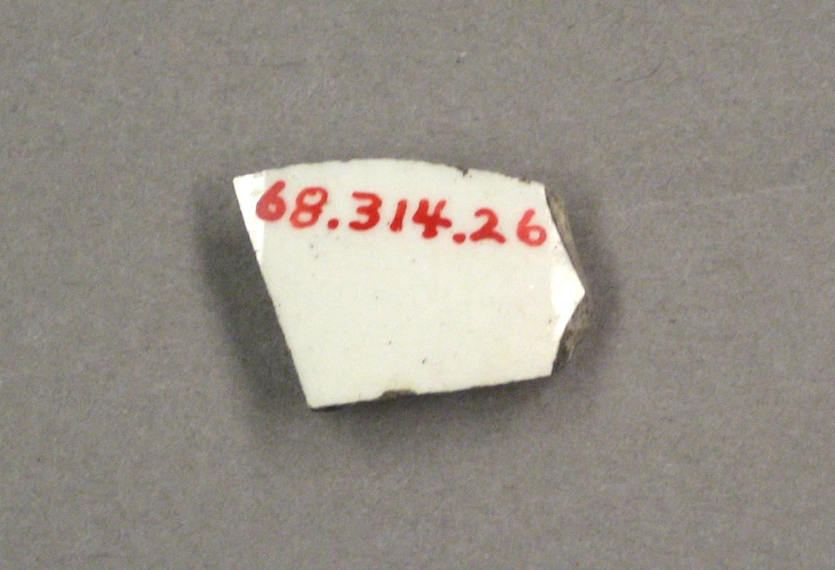 1968.0314.026 Earthenware (pearlware) fragment