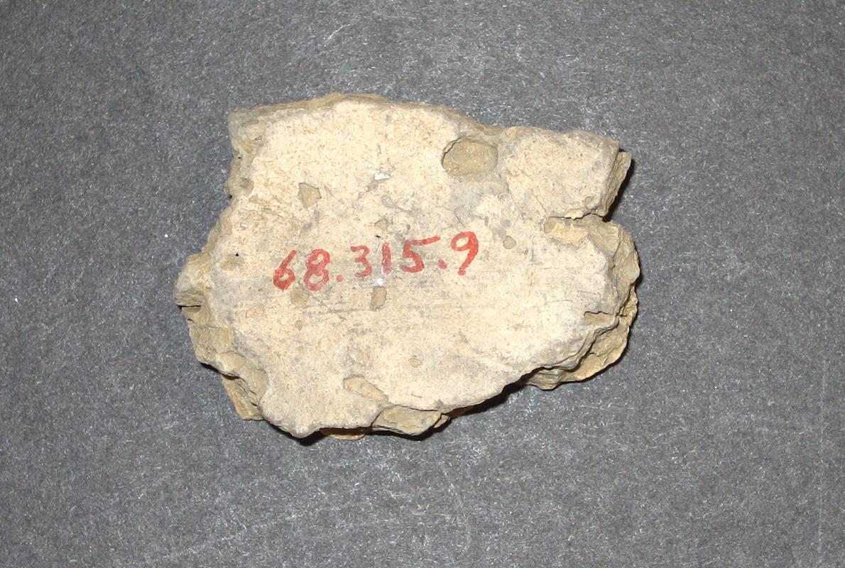 1968.0315.009 Ceramic fragment (underside)