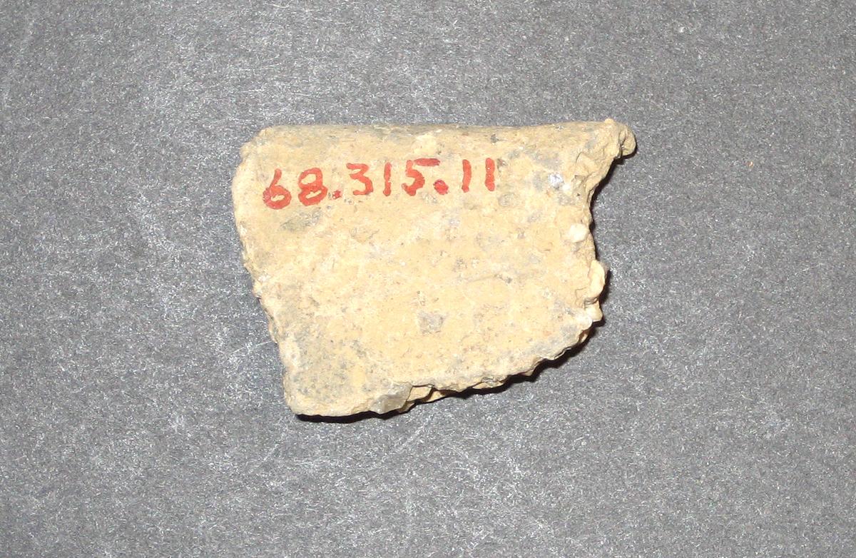 1968.0315.011 Ceramic fragment