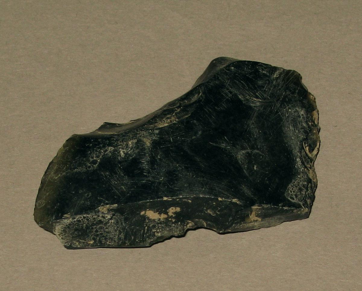 1968.0325.008 Glass bottle fragment