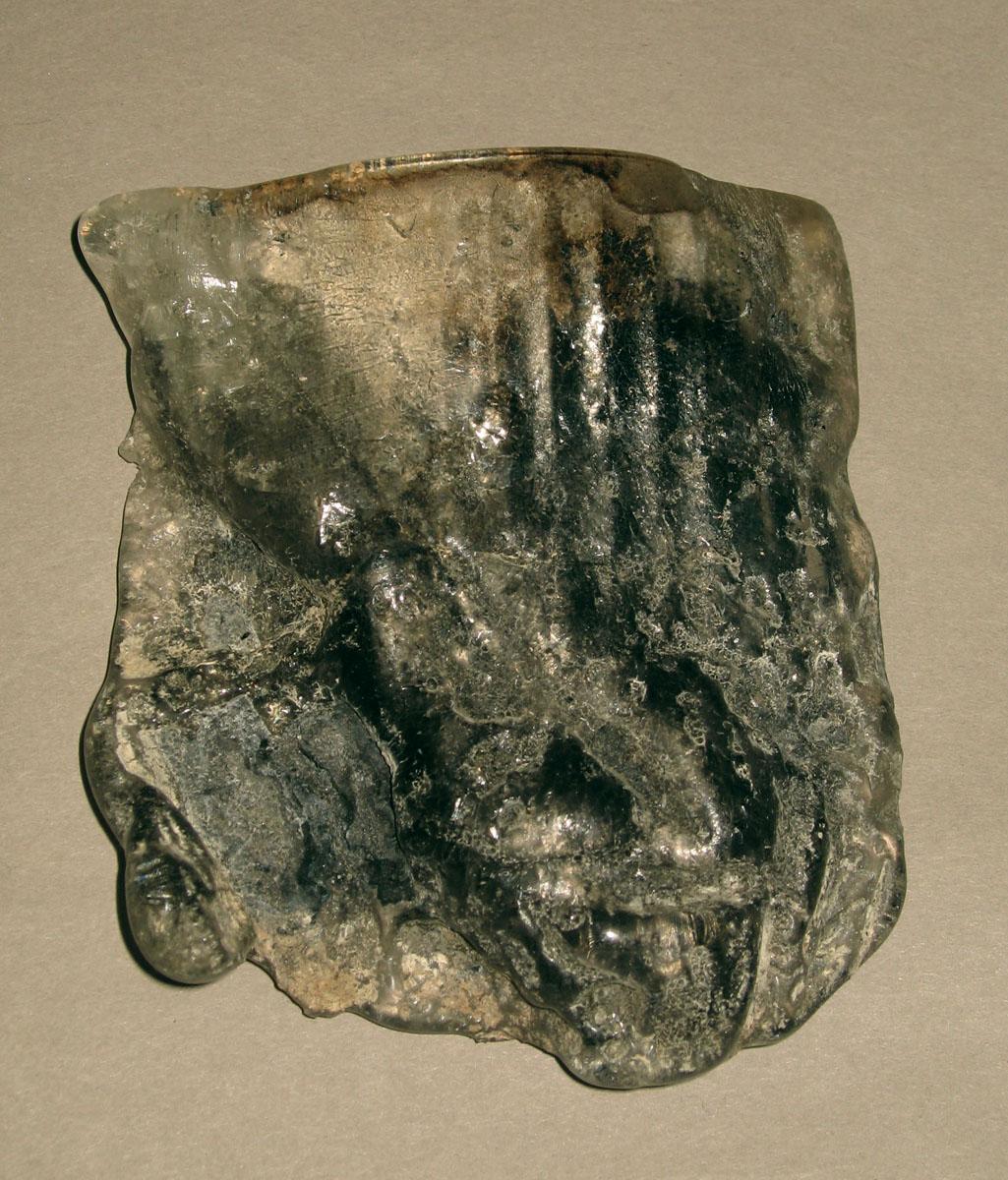 1968.0331.001 Glass fragment