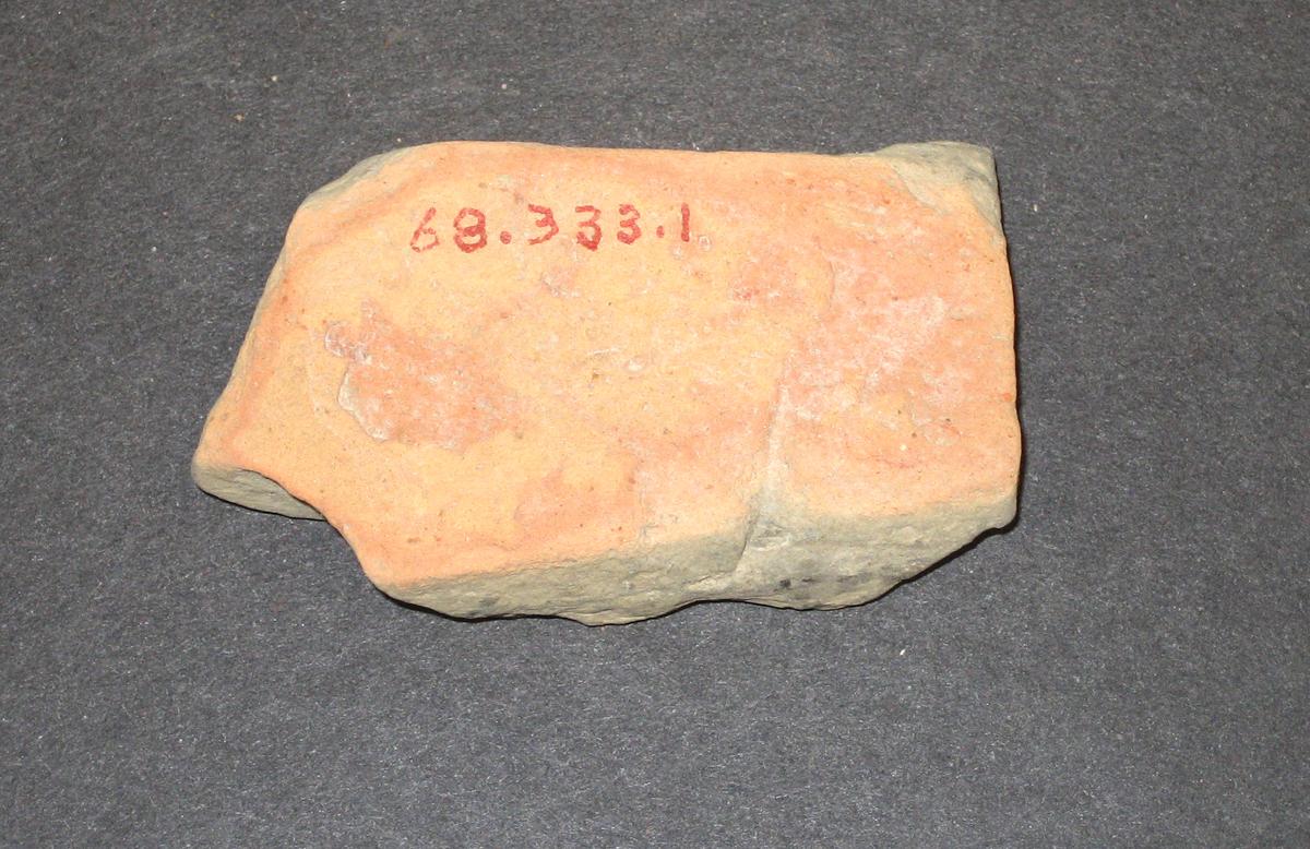 1968.0333.001 Ceramic fragment (underside)