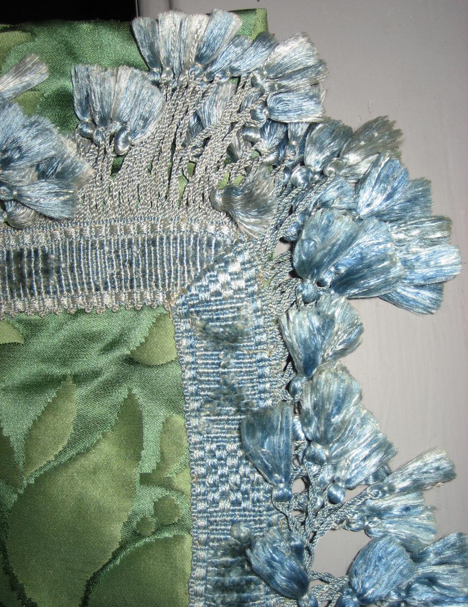 1968.0338 Window hangings trim detail