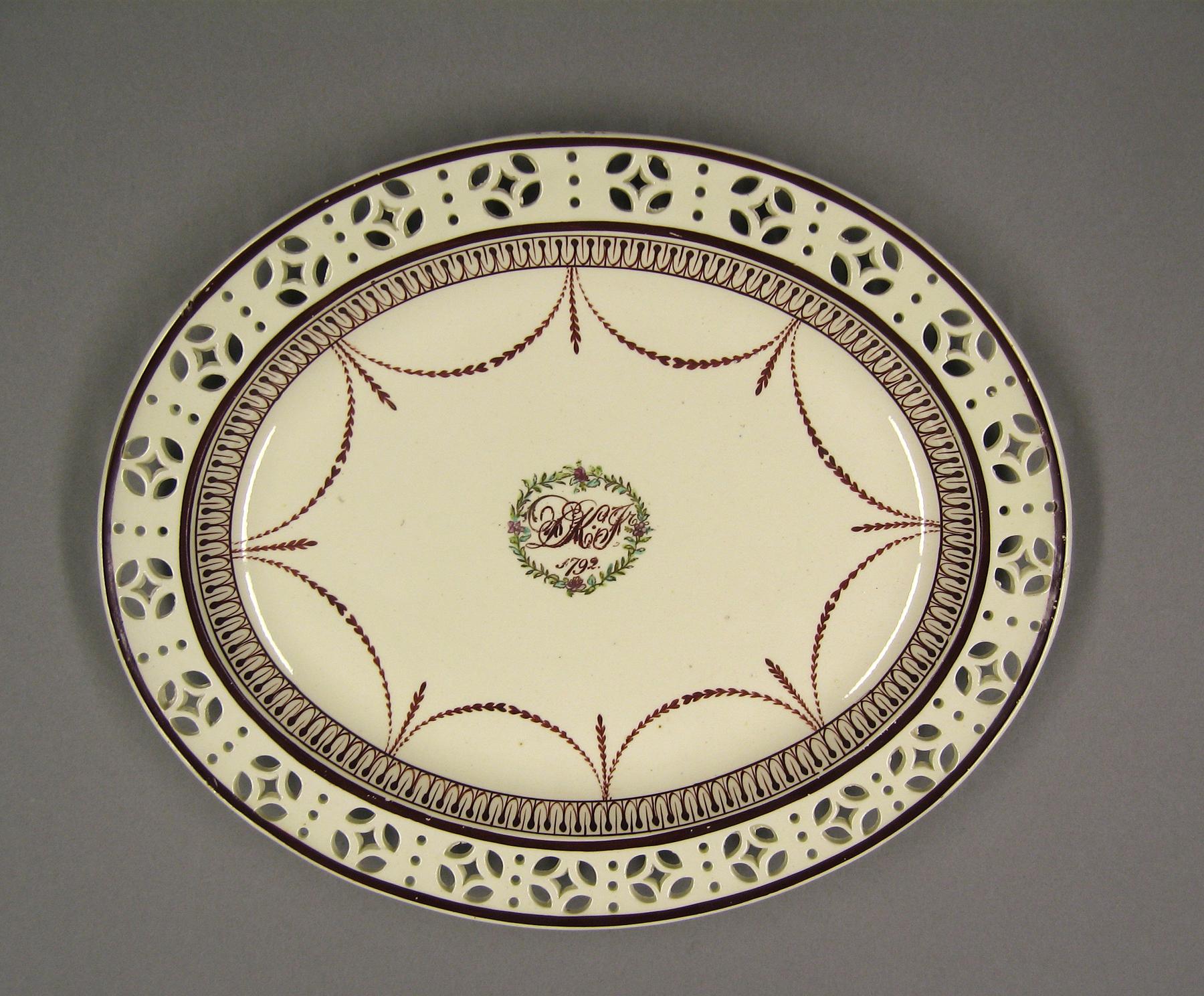 1968.0341 Stand or tray