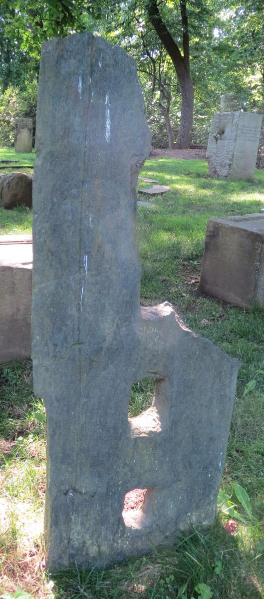 1968.0350.006 B gate post