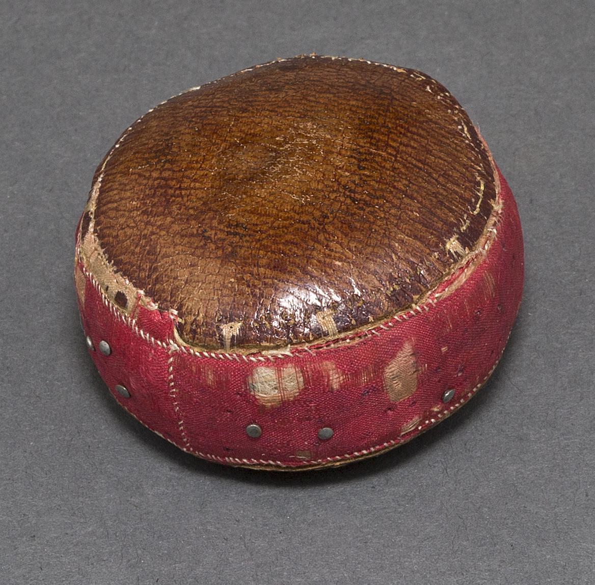 1968.0353 Pincushion, Edge