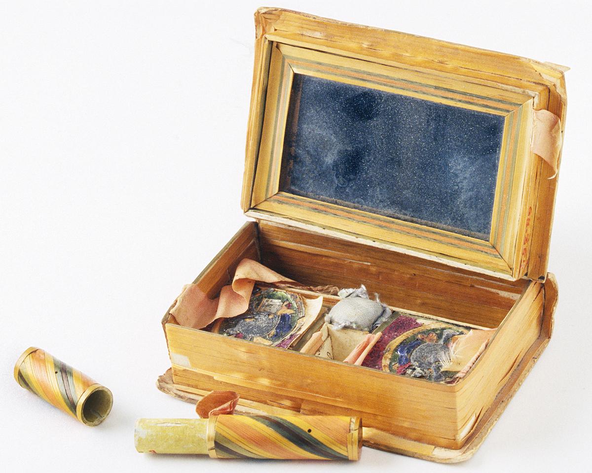 1968.0354 Sewing Box