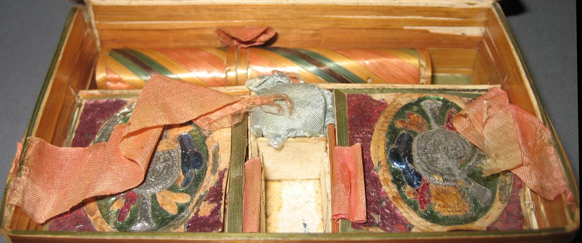 1968.0354 Box (detail 2)