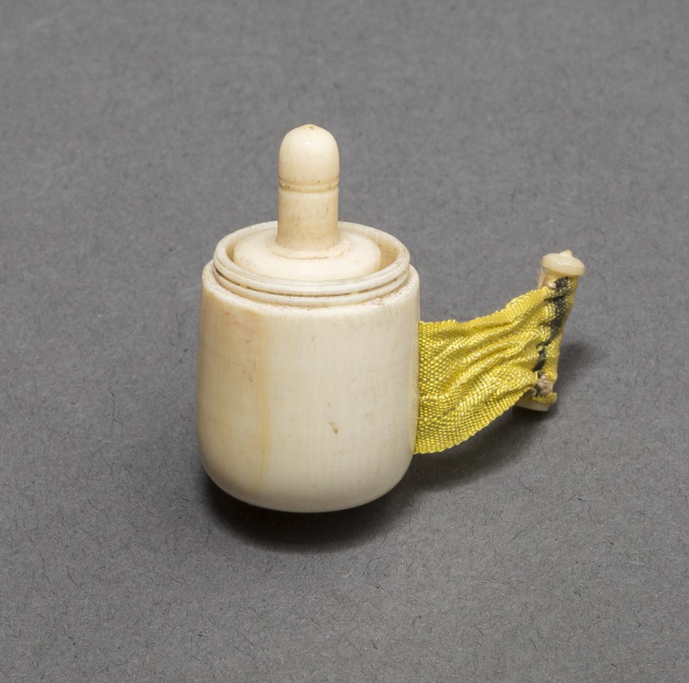 1968.0356 E Tool (for needlework), view 1
